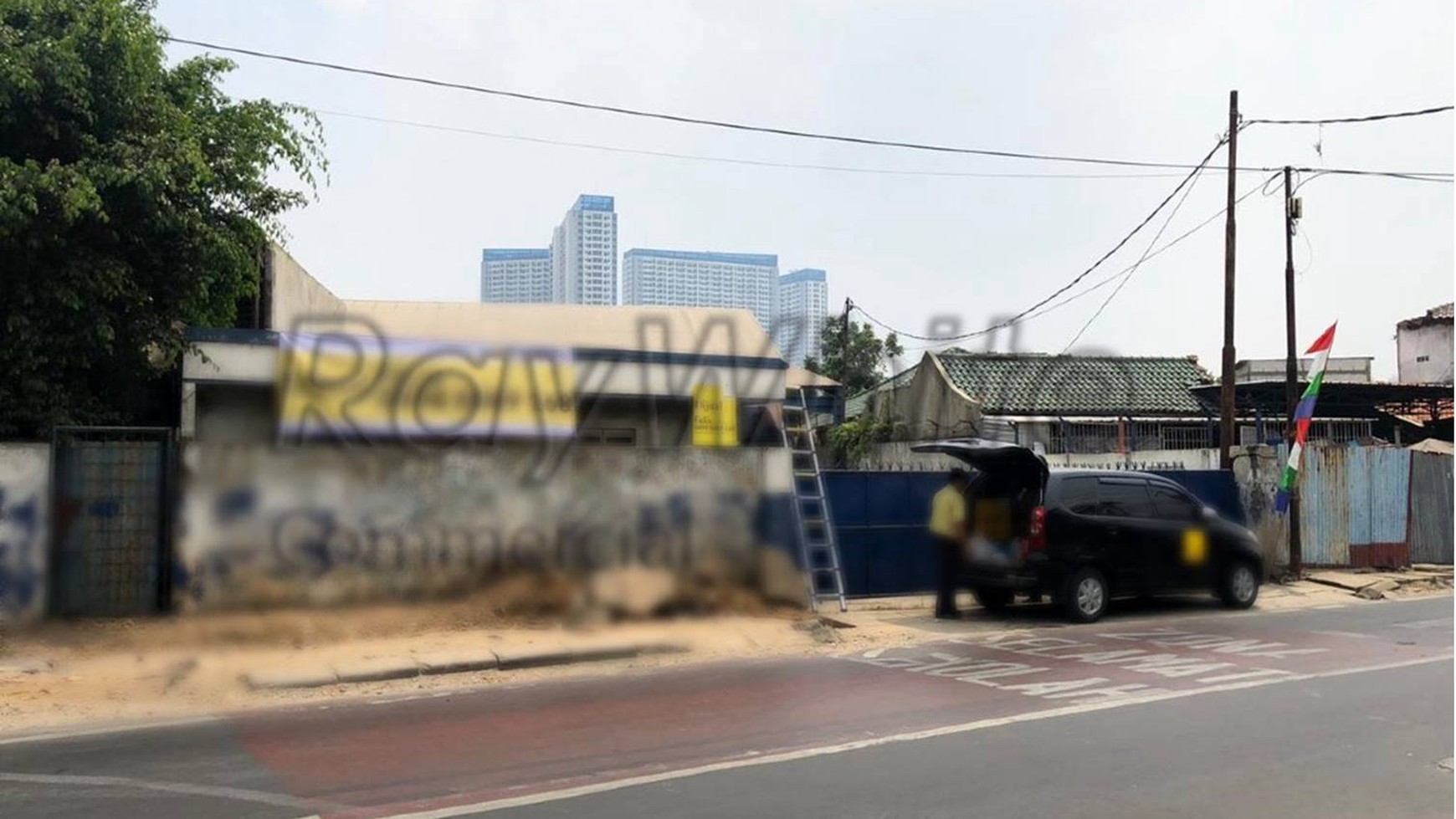 Gudang di Kembangan Selatan Jakarta Barat Jalan Raya