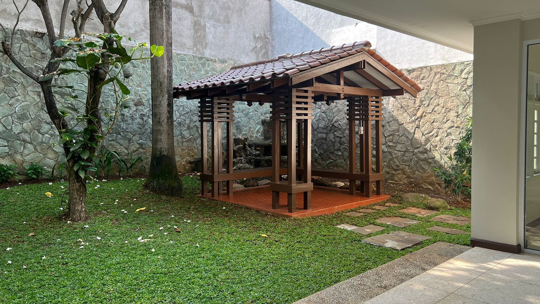 Rumah bagus di lokasi tenang, Menteng, Jakarta Pusat