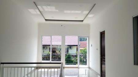 Rumah Griya Loka BSD gaya Classic Brand New, dekat Pasar Modern