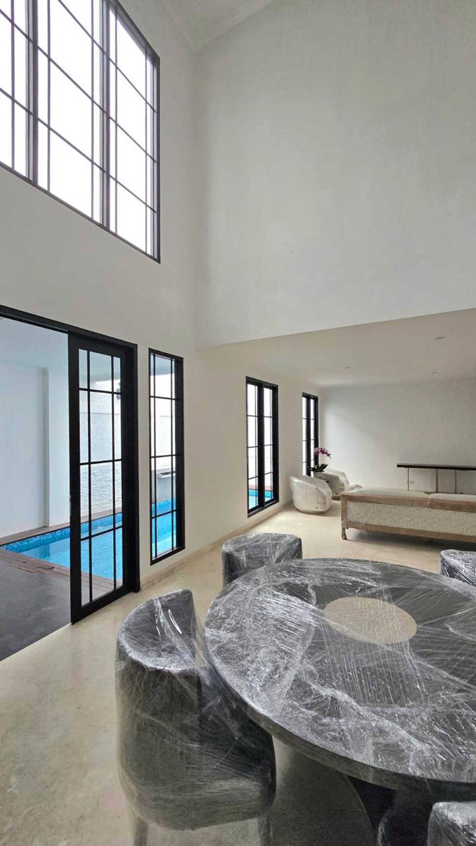 Rumah Brand New di Puri Bintaro, American Style dengan Pool di Bintaro Sektor 9
