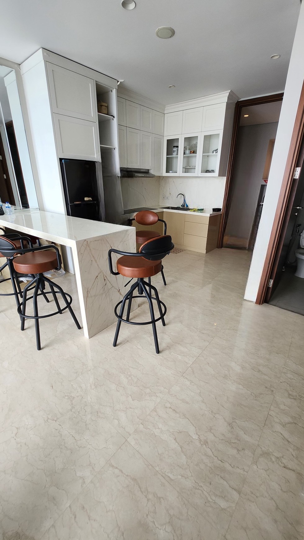 dijual apartemen graha famili rosebay 2BR full furnished