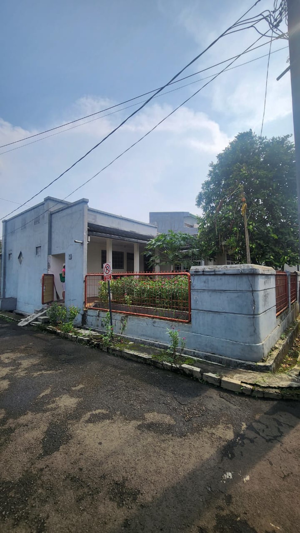 Rumah di Komplek Depok Mulya, Siap Huni dengan Luas Besar di Beji, Depok