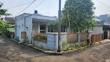 Rumah di Komplek Depok Mulya, Siap Huni dengan Luas Besar di Beji, Depok