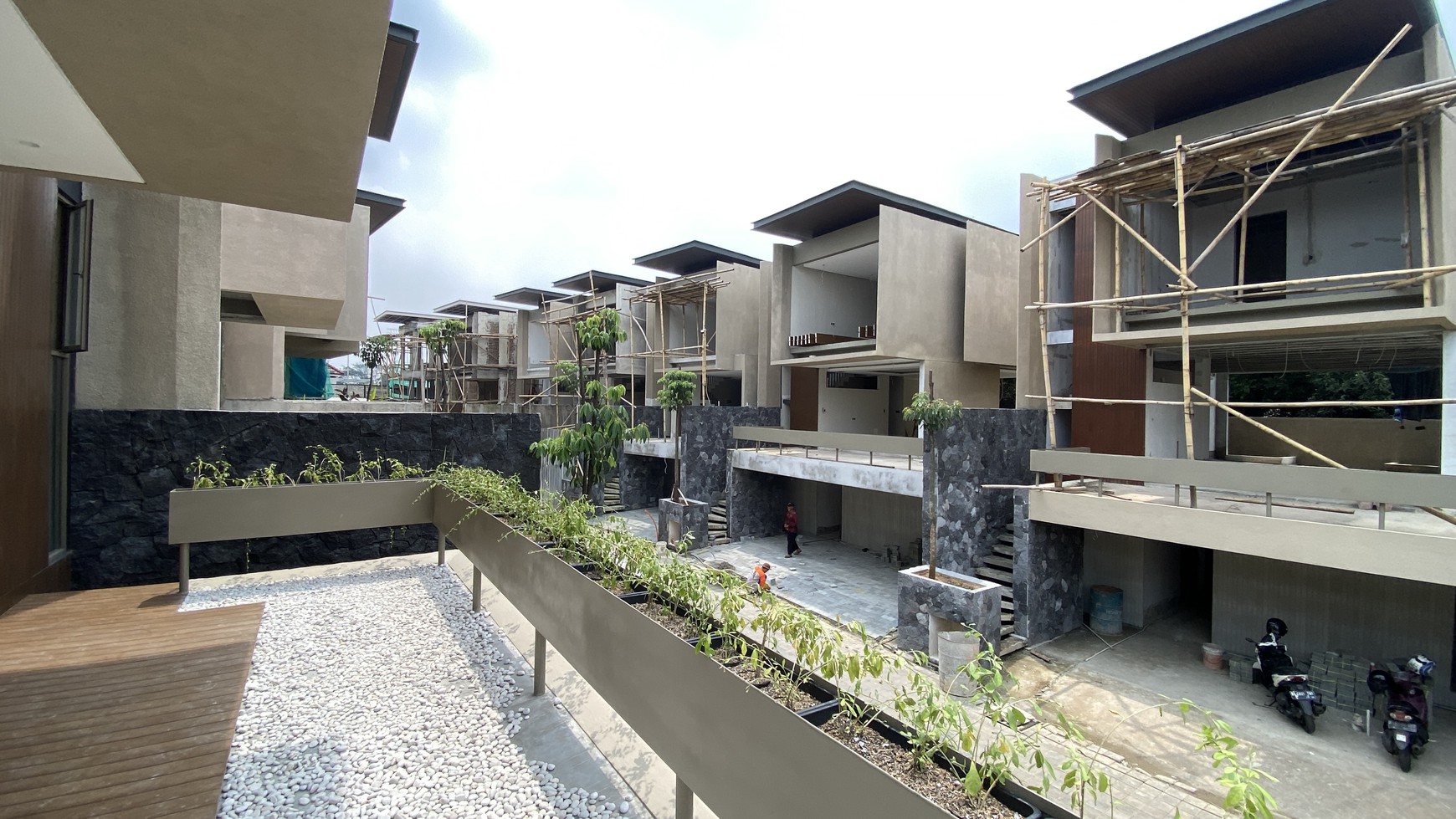 Brand new modern house tinggal sisa 1 unit di kemang, jakarta selatan