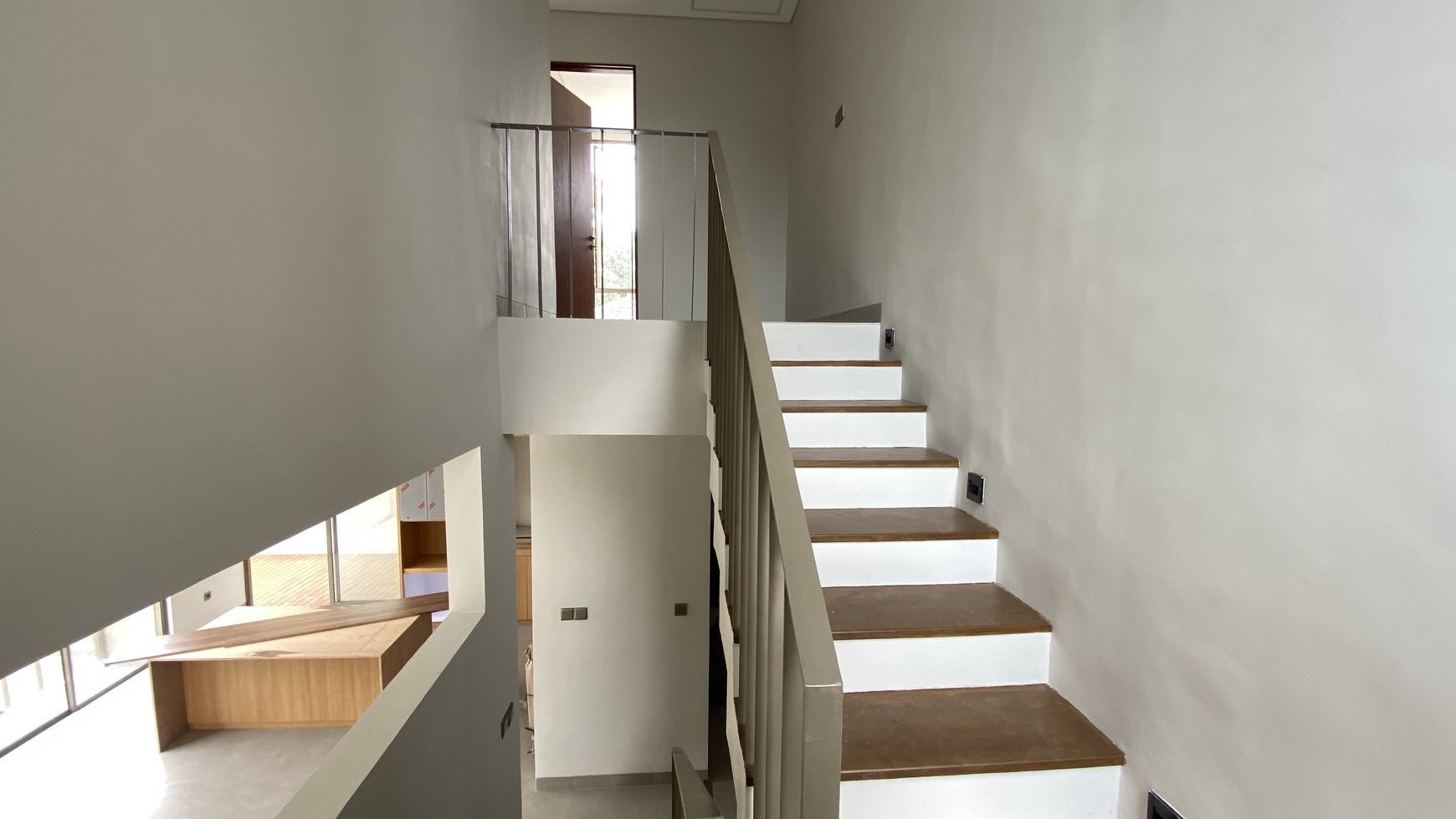 Brand new modern house tinggal sisa 1 unit di kemang, jakarta selatan