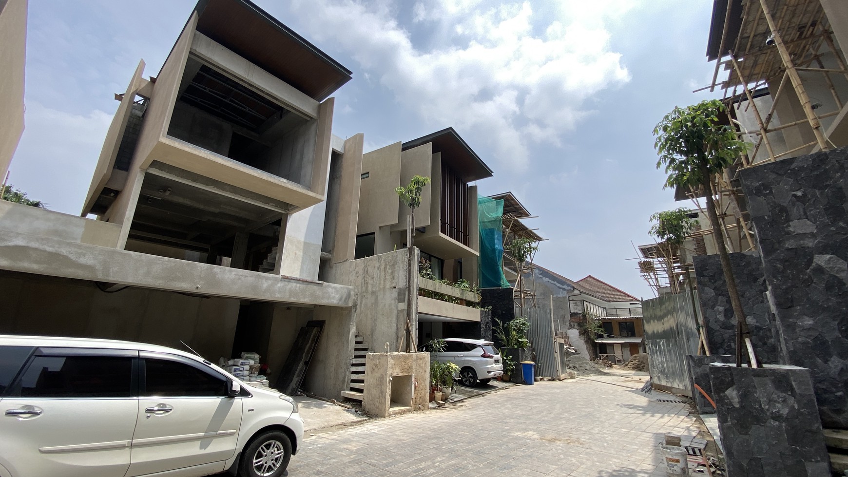 Brand new modern house tinggal sisa 1 unit di kemang, jakarta selatan