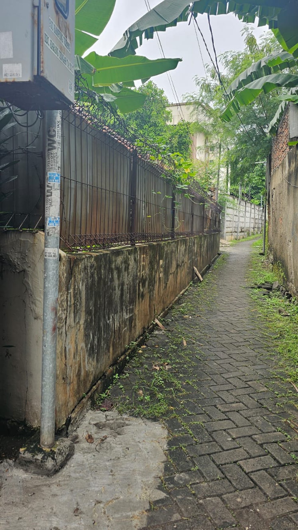 Dijual Rumah Hitung Tanah dekat dari Jalan Raya @Ciledug