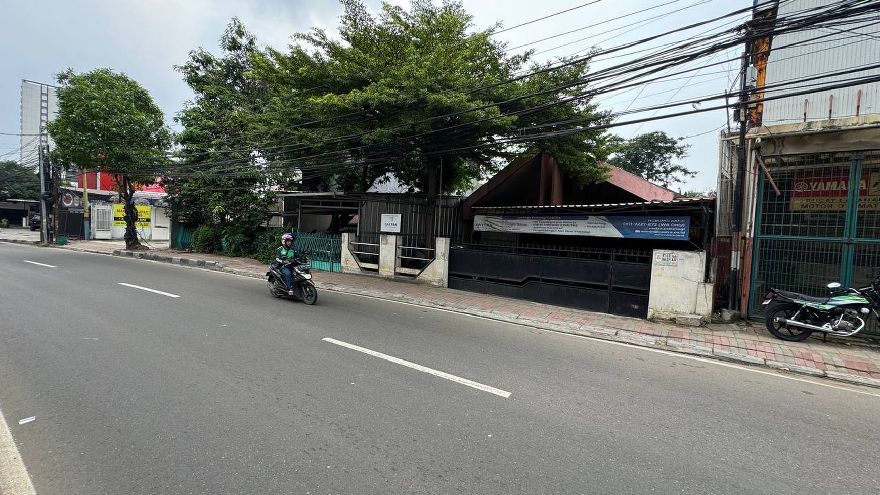 Cipondoh raya Hasyim ashari lus 2500 dekat bandara dan tol