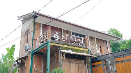 Rumah Semi Villa 2 Lantai Lokasi Bangunjiwo kasihan Bantul