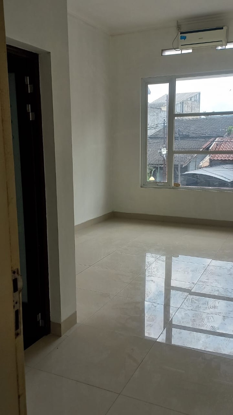 Rumah Baru Keren 2 Lantai di Suryalaya Bandung