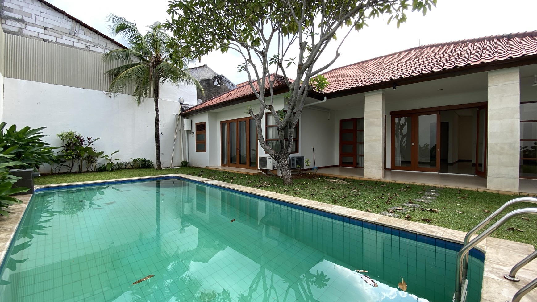 Beautiful and comfy house at kemang near new zealand school