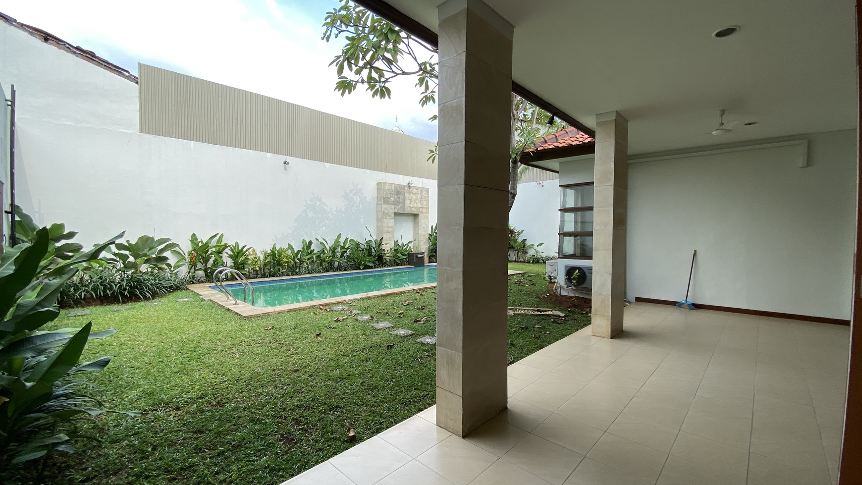 Beautiful and comfy house at kemang near new zealand school