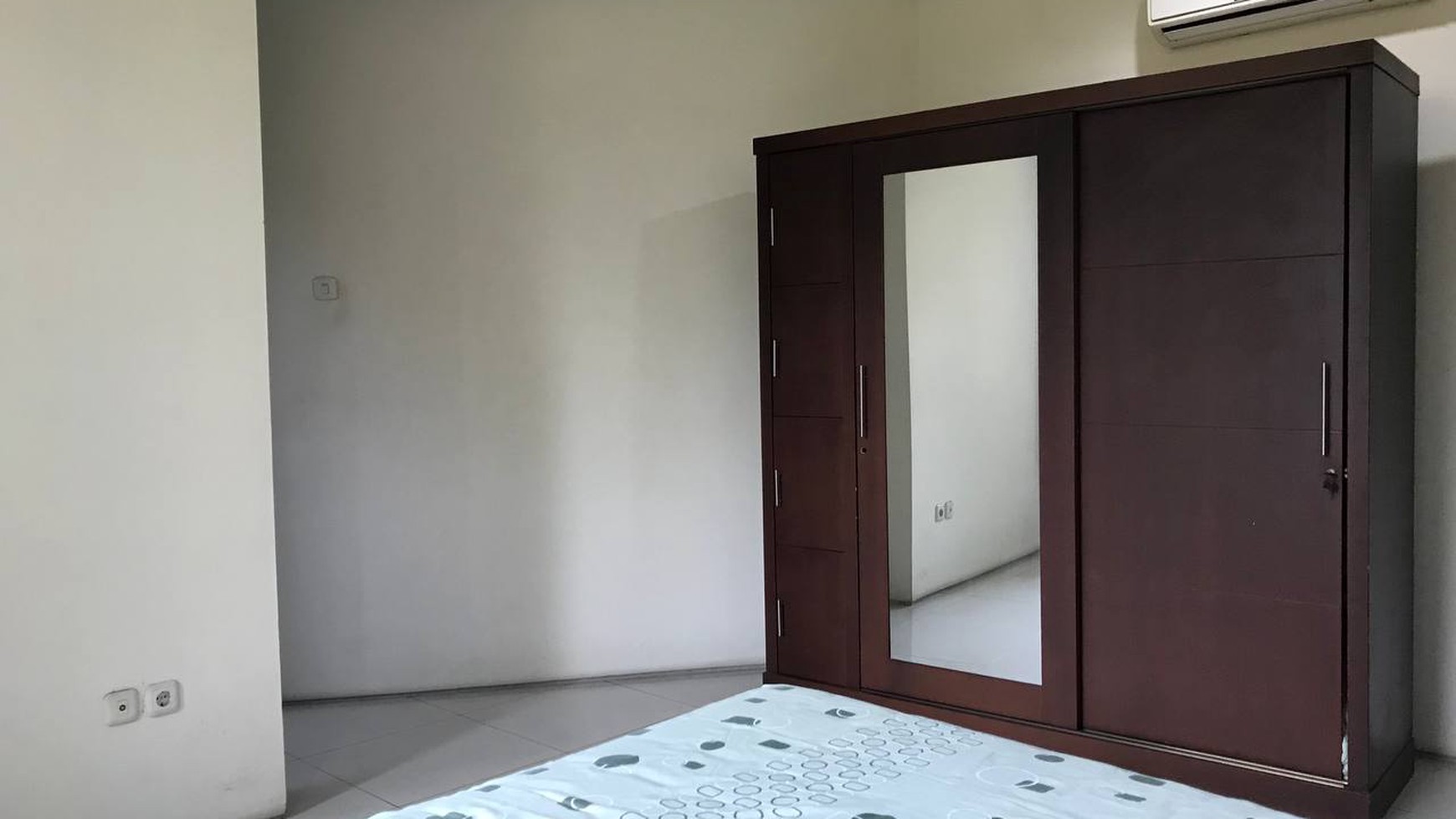 RUMAH MEWAH DAN LUAS FULL FURNISHED DI LOKASI STRATEGIS DALAM CLUSTER DAGO VILLAS LIPPO CIKARANG