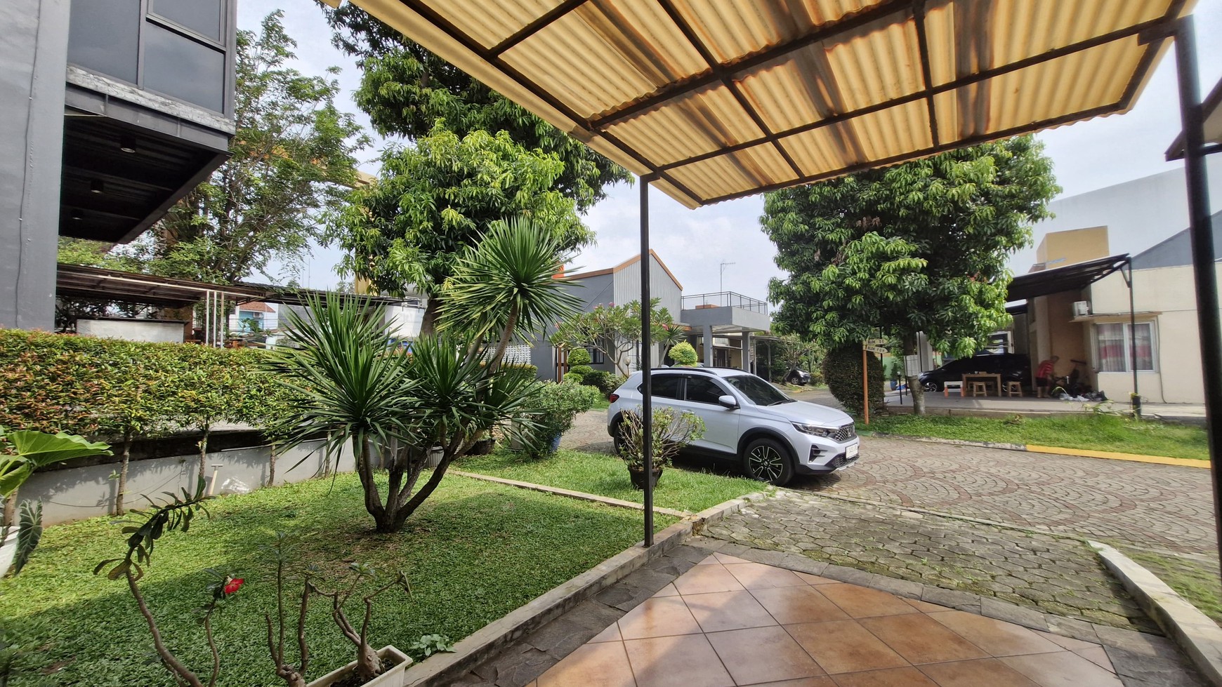 Rumah Cantik Terawat di Grand Cibubur 