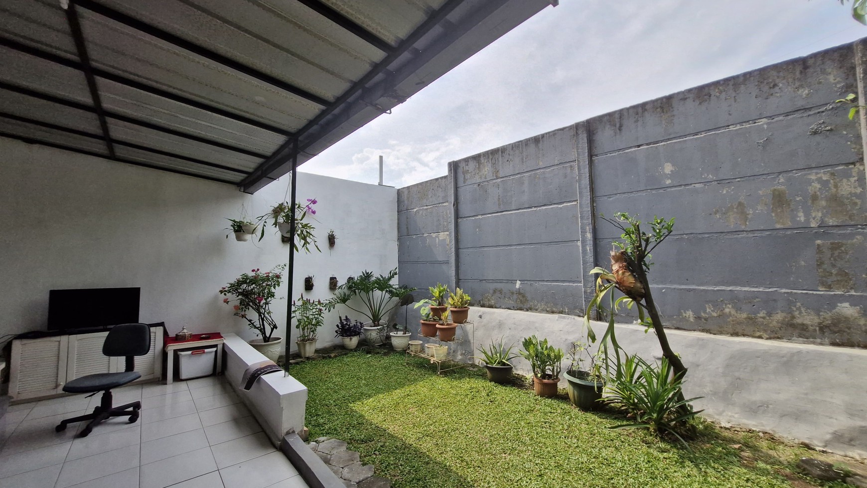 Turun Harga! Rumah Cantik Terawat di Grand Cibubur 