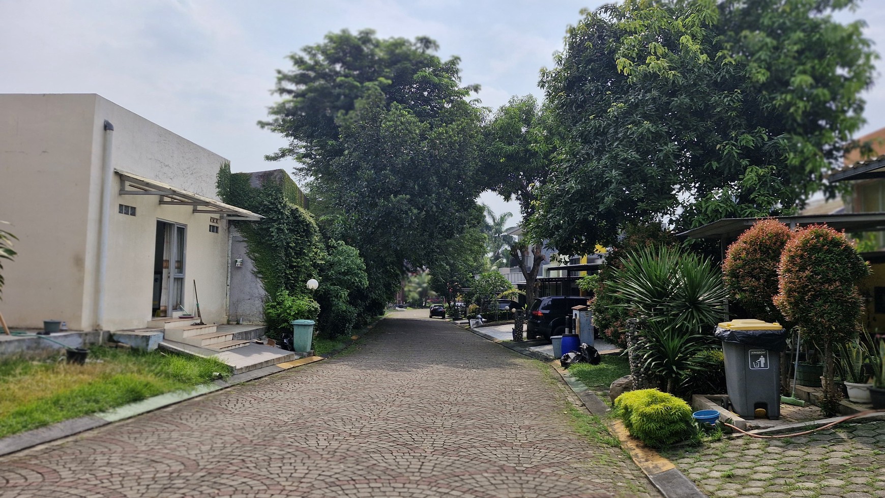 Rumah Cantik Terawat di Grand Cibubur 