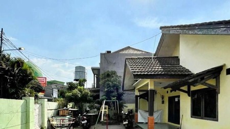 Rumah hitung tanah dekat Senayan 