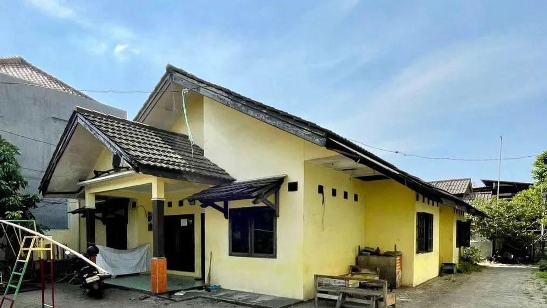 Rumah hitung tanah dekat Senayan 