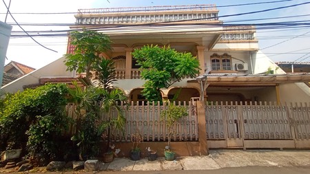  Rumah 3 Lantai  Peninggaran Timur, Kb.Lama,Jakarta Selatan