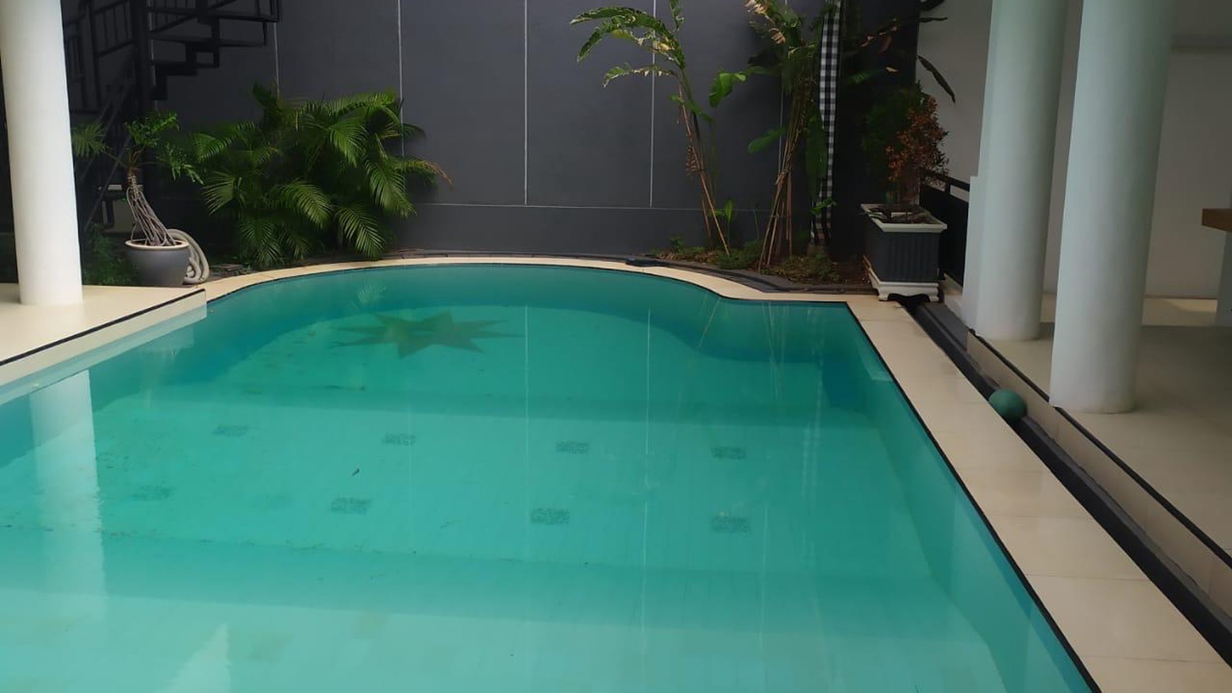 Rumah Hitung Tanah Area Cipete