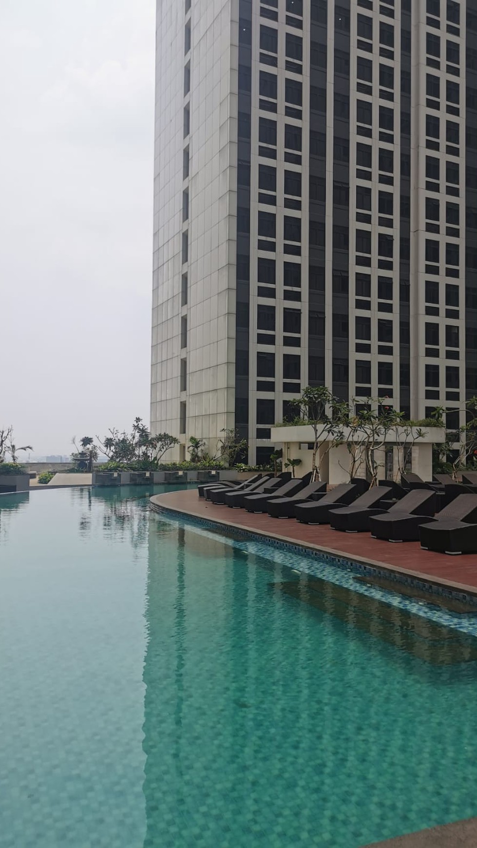 APARTMEN POLLUX CHADSTONE CIKARANG 