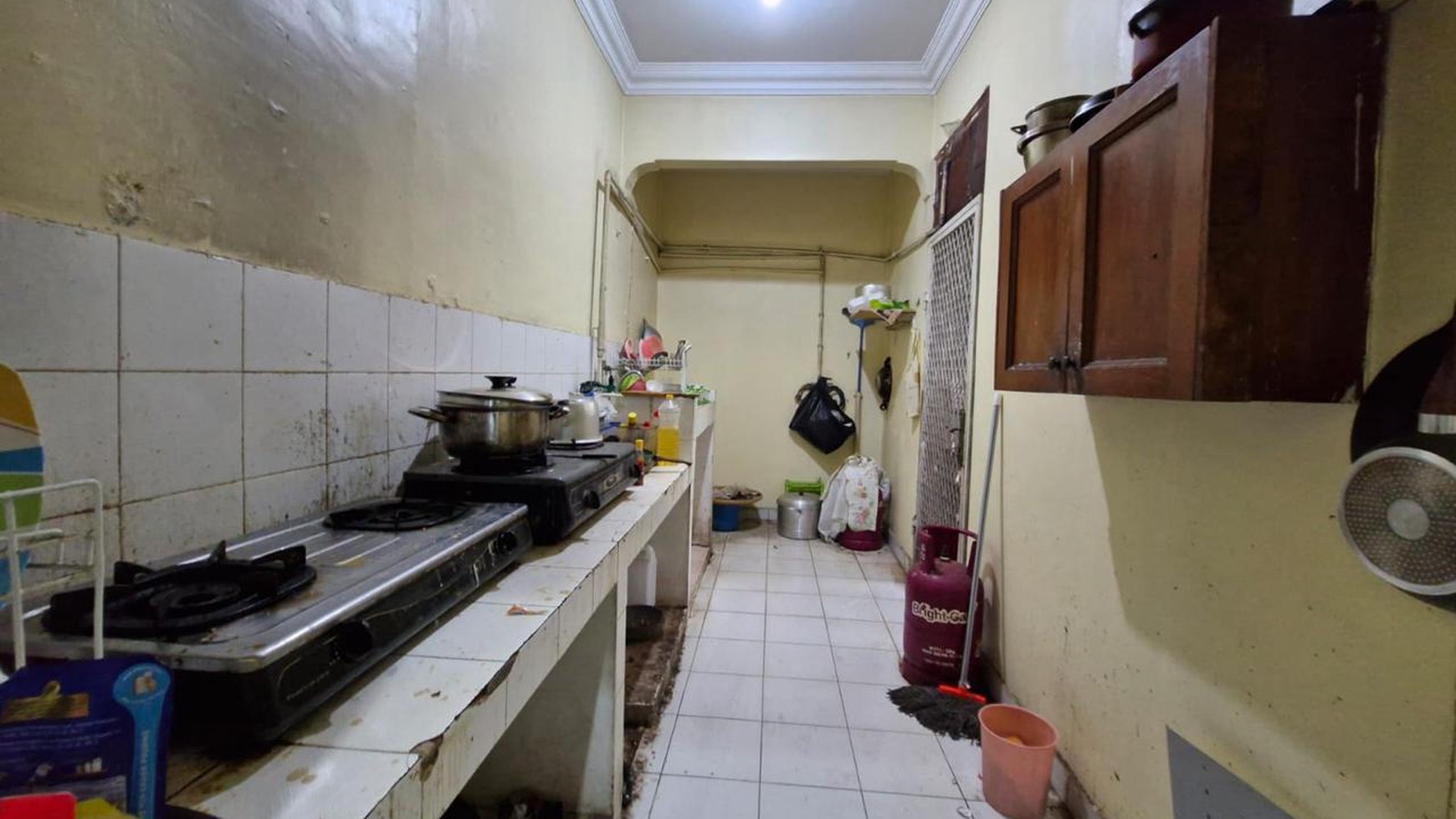 Rumah siap huni, strategis, bisa untuk rumah kost di Jl Pisok Bintaro sebrang STAN di Bintaro, Pondok Ranji, Tangerang Selatan.