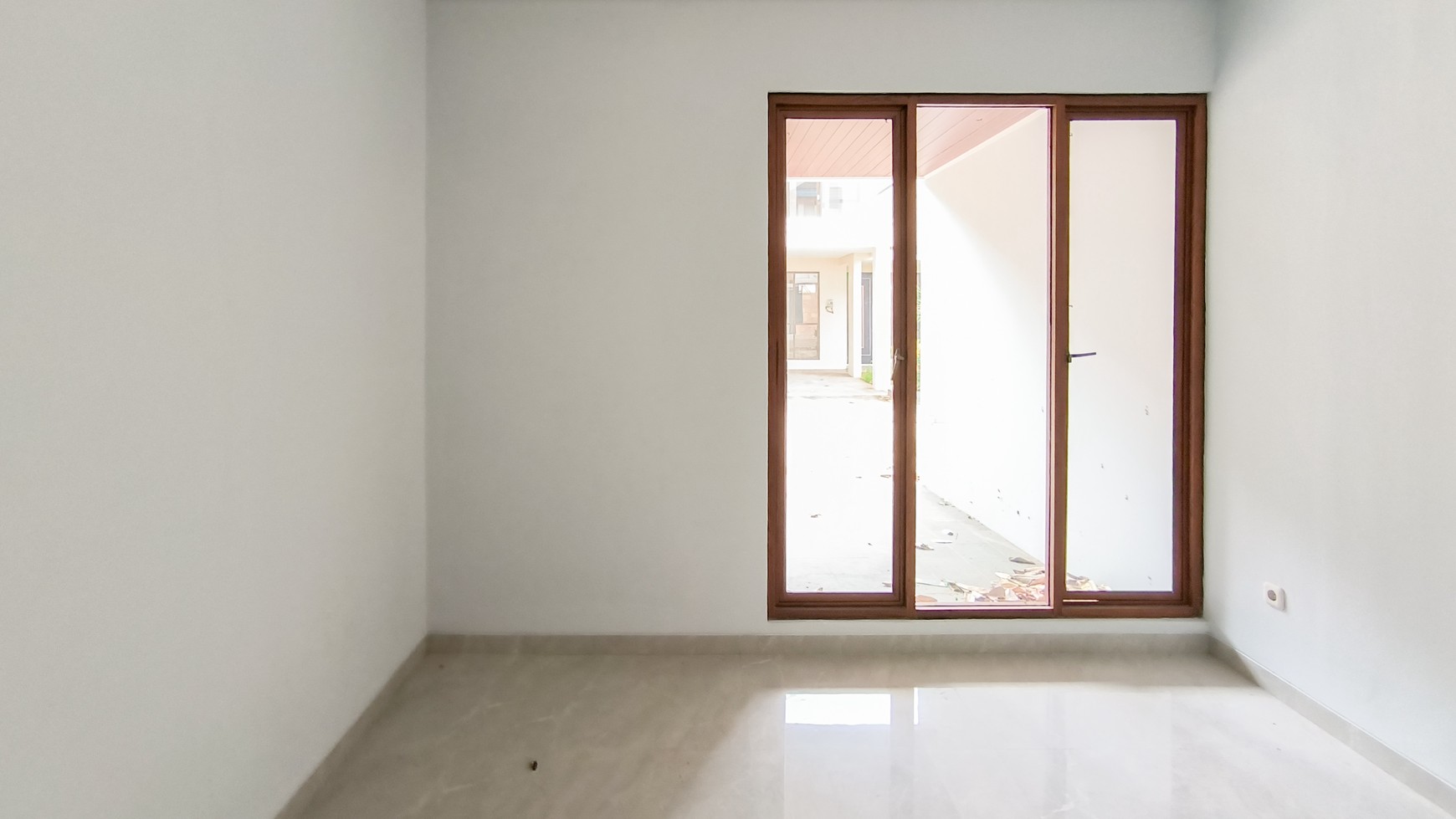 Hotsale Rumah Modern Minimalis Lokasi Strategis di Puri Bintaro