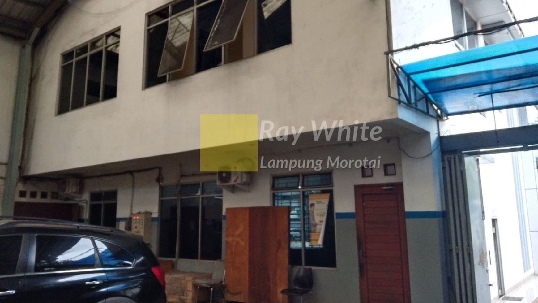 Showroom dan bengkel di pusat kota Bandarlampung