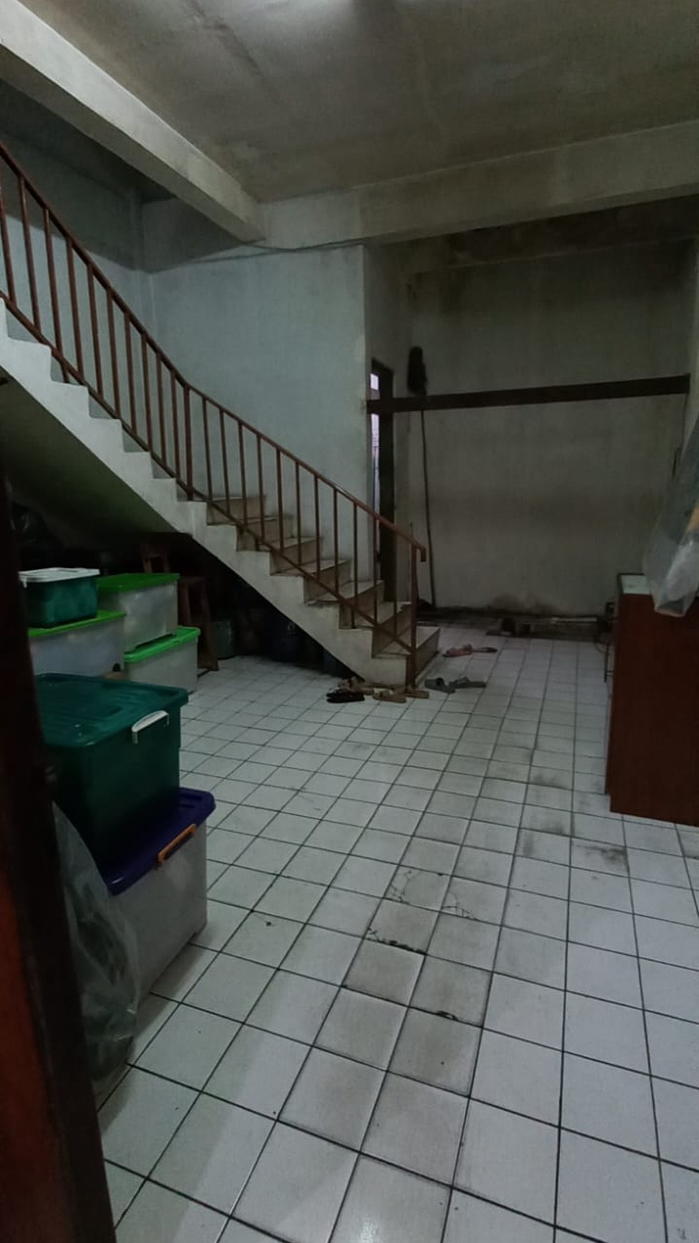 Ruko cocok untuk usaha maupun kantor , lokasi strategis di Ciputat 