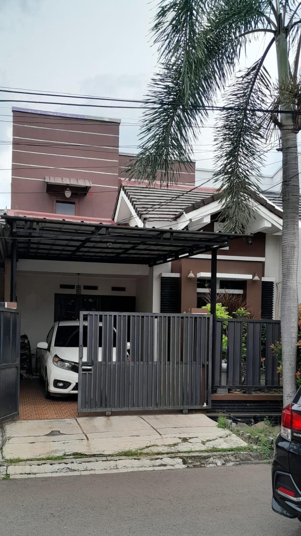 Rumah murah dijual di cluster Aralia Harapan Indah Bekasi