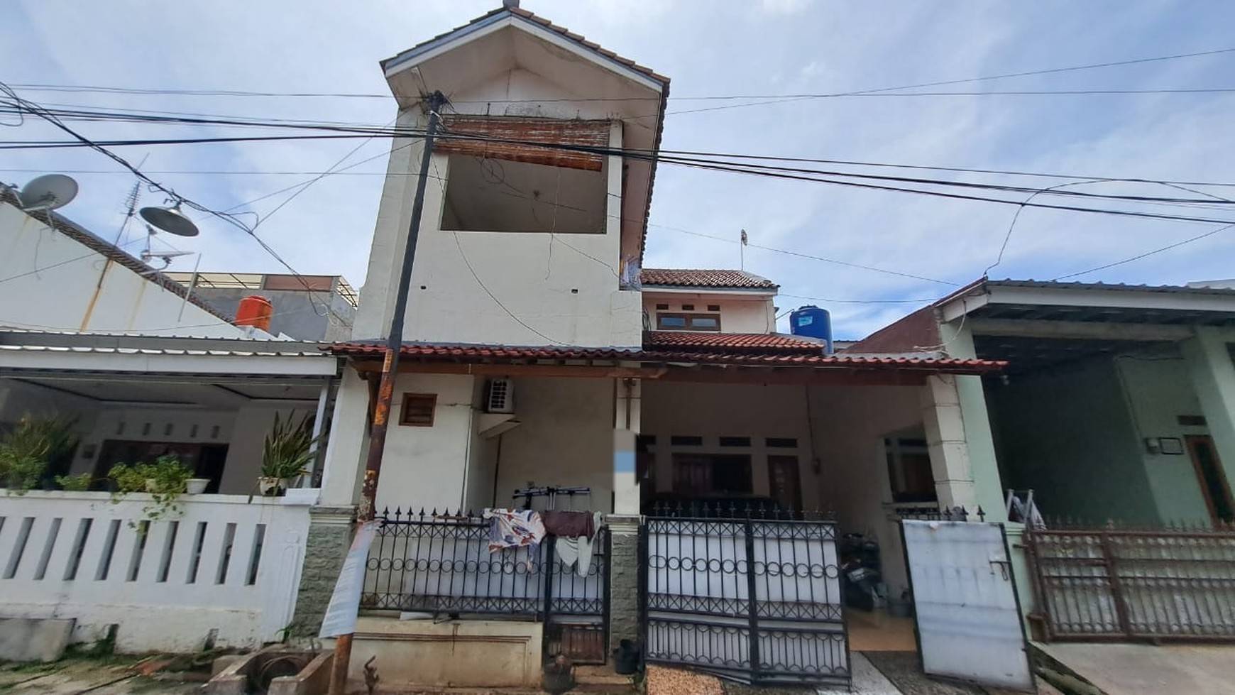 Rumah rapi dijual murah di harapan baru bekasi