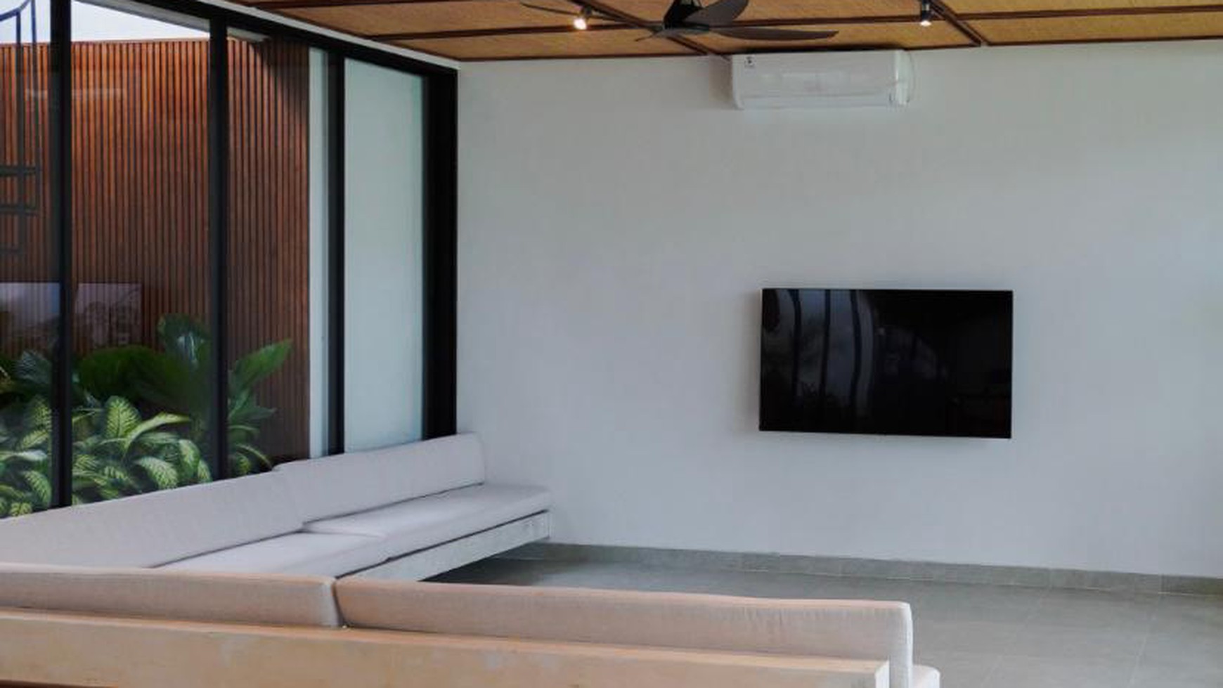 For Sale Leasehold - Brand new  modern villa  3 bedrooms in the heart of Berawa , Canggu 