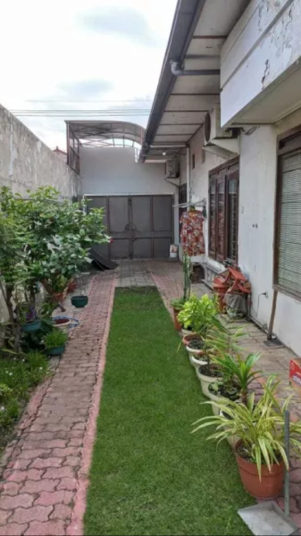 Dijual Rumah Surabaya Pusat - Jl. Blambangan - Keputran - Kec.Tegalsari Dekat Sekolah Santa Maria, Universitas Widya Mandala Dinoyo Cocok buat segala Usaha cafe, Resto, kantor