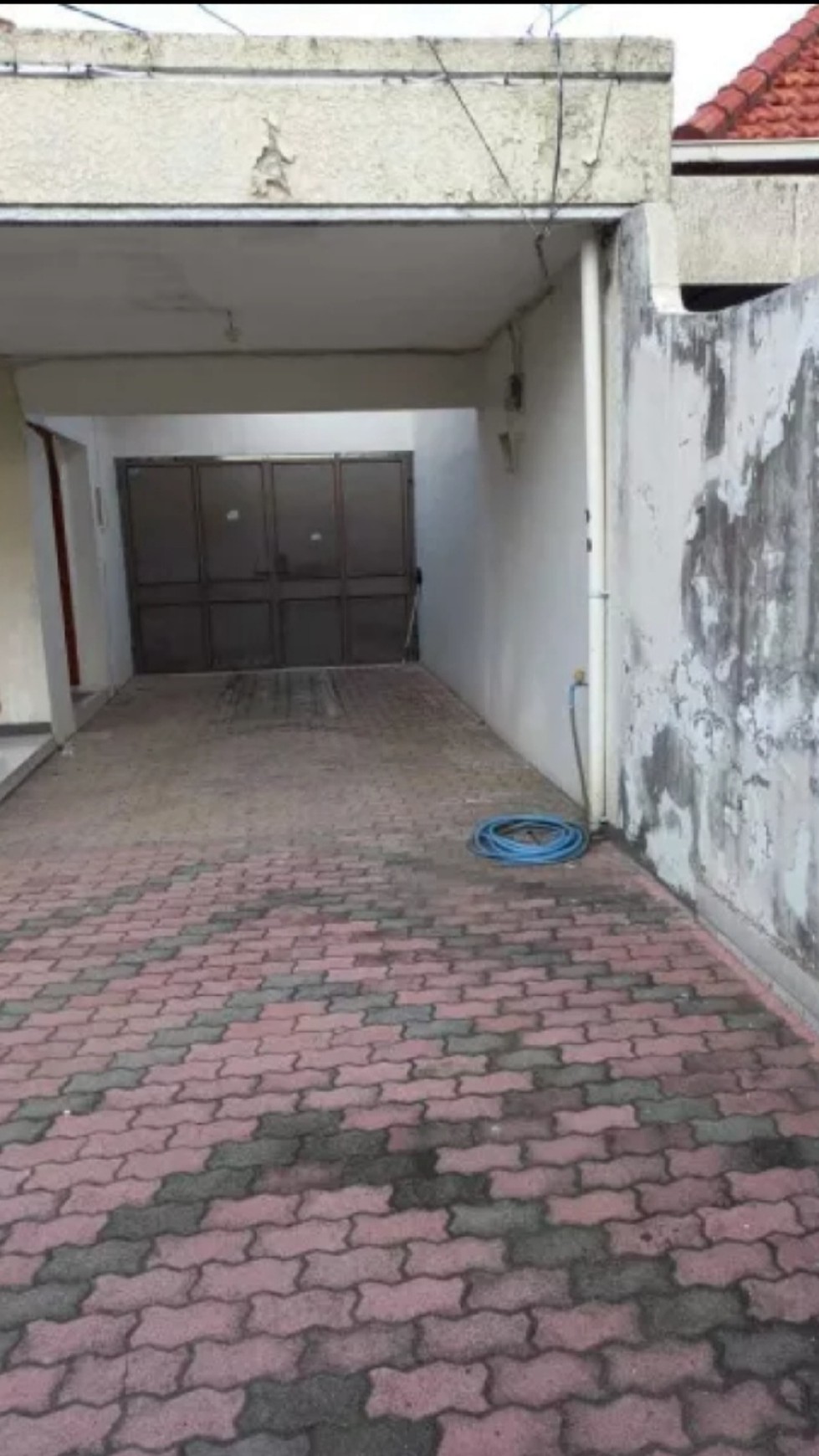 Dijual Rumah Surabaya Pusat - Jl. Blambangan - Keputran - Kec.Tegalsari Dekat Sekolah Santa Maria, Universitas Widya Mandala Dinoyo Cocok buat segala Usaha cafe, Resto, kantor