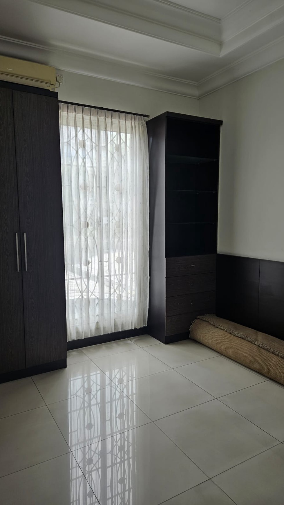 Dijual Rumah Raffles Garden Citraland Surabaya Barat BONUS FULL Funished Vinoti Living - Lokasi Bagus 