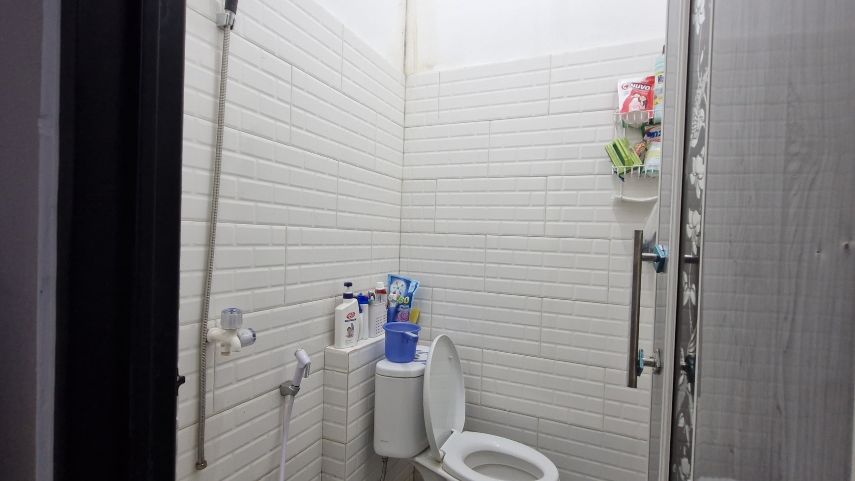 Rumah Satu Setengah Lantai, Luas di Komplek Timah Kelapa Dua Depok