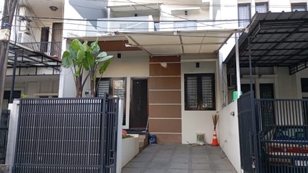 Rumah 2 lantai siap huni di Pondok Gading Utama Jakarta Utara