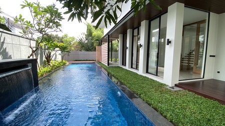 Rumah baru modern tropis di cipete, jakarta selatan