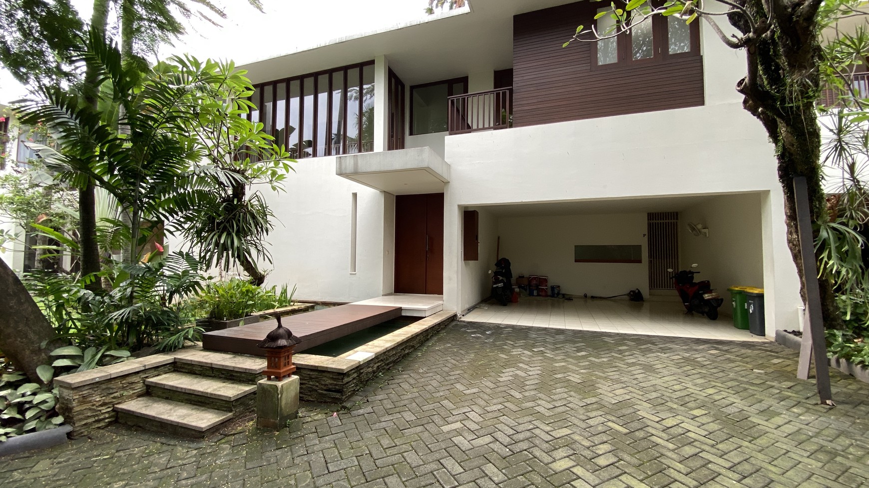 Beautiful house bali style at cipete, jakarta selatan