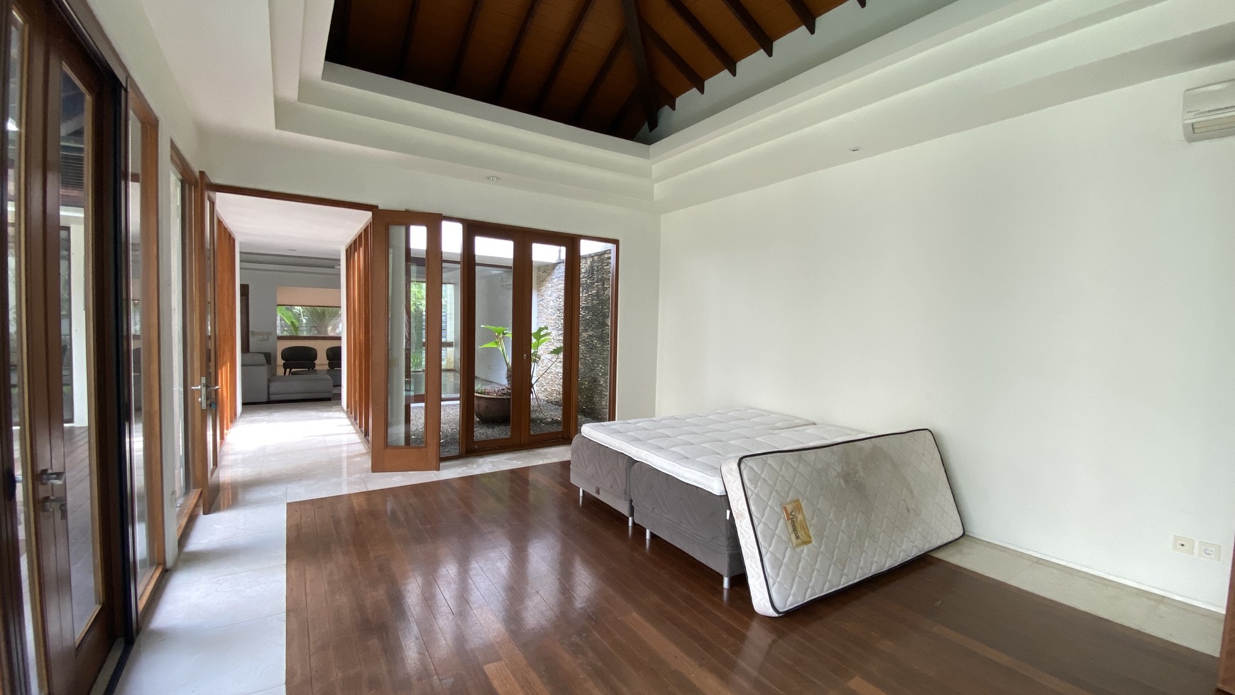 Beautiful house bali style at cipete, jakarta selatan