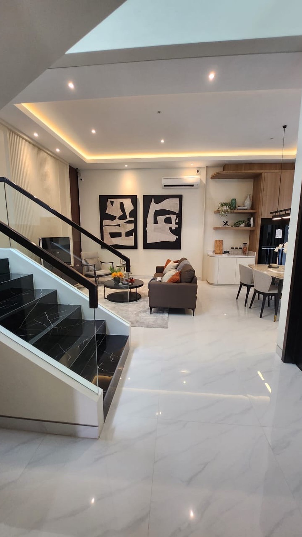 dijual rumah minimalis furnished mewah citraland utama