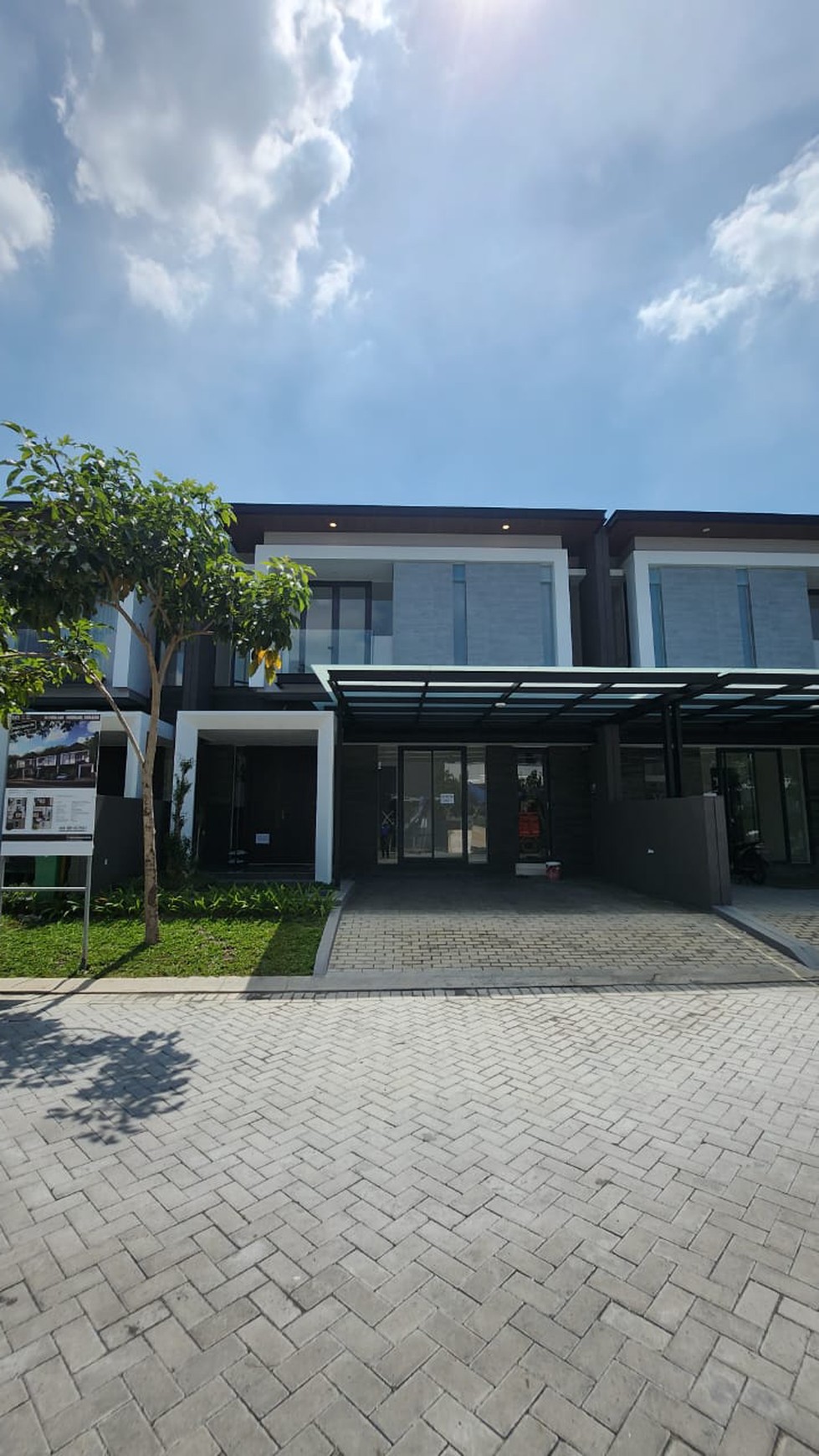 MURAH New FURNISH Rumah Woodland Citraland Surabaya Barat BONUS SEMI Furnished Modern Mewah Dekat Universitas Ciputra, Pasar Modern 