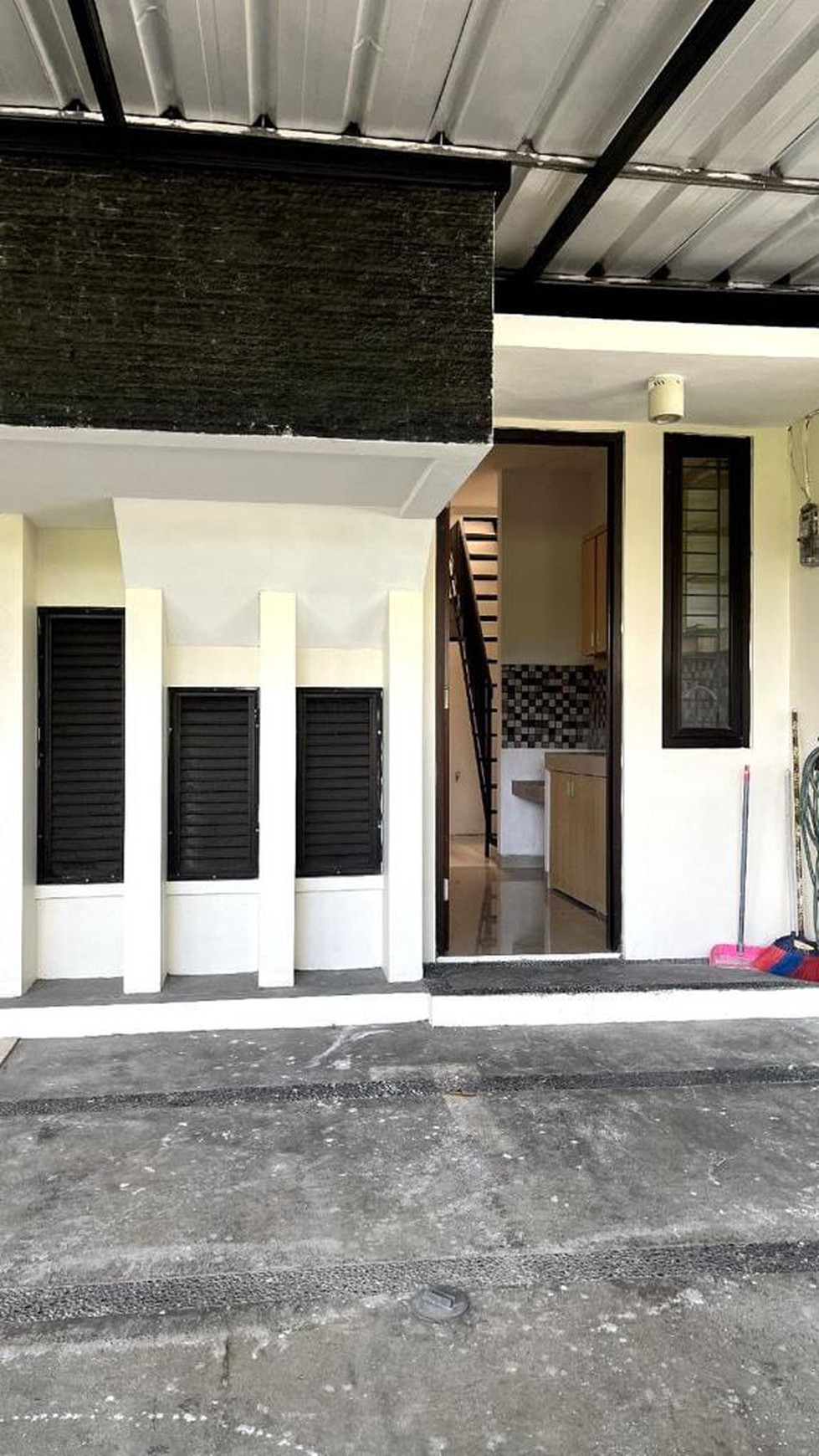 RUMAH DIJUAL JALAN SARINAH JAKARTA SELATAN