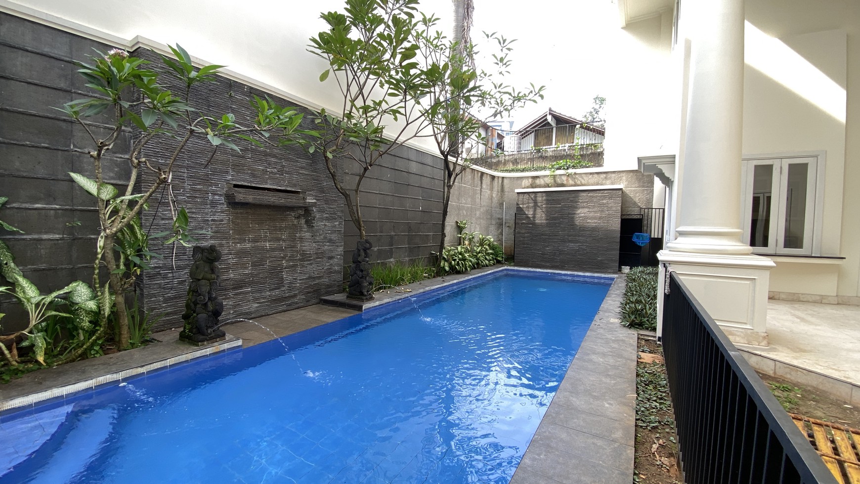 Big and beautiful house near to JIS, pondok indah