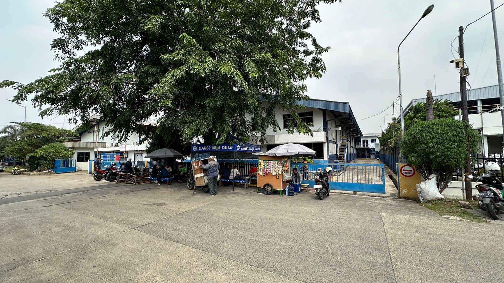 Dijual Gudang Lokasi Strategis daerah komersial Luas 1568 Di Jl Pulo Kambing Jakarta Timur