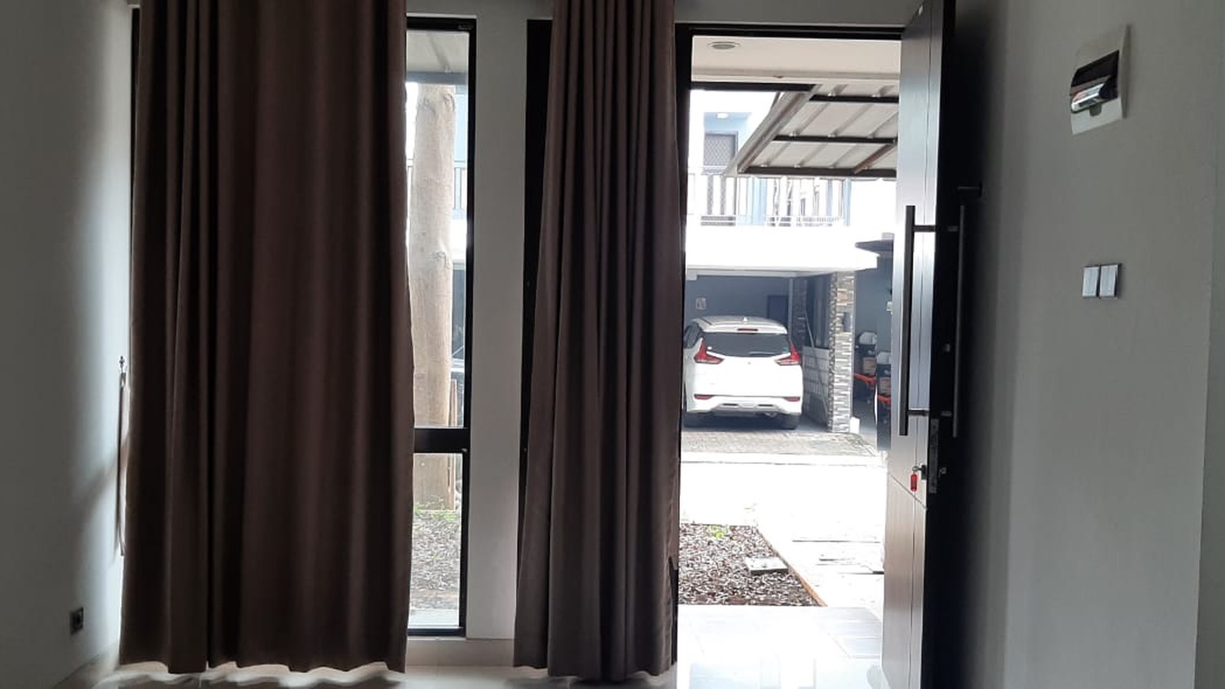 Rumah Keren Diarea Cluster Kebayoran Bintaro, Akses Toll Jorr