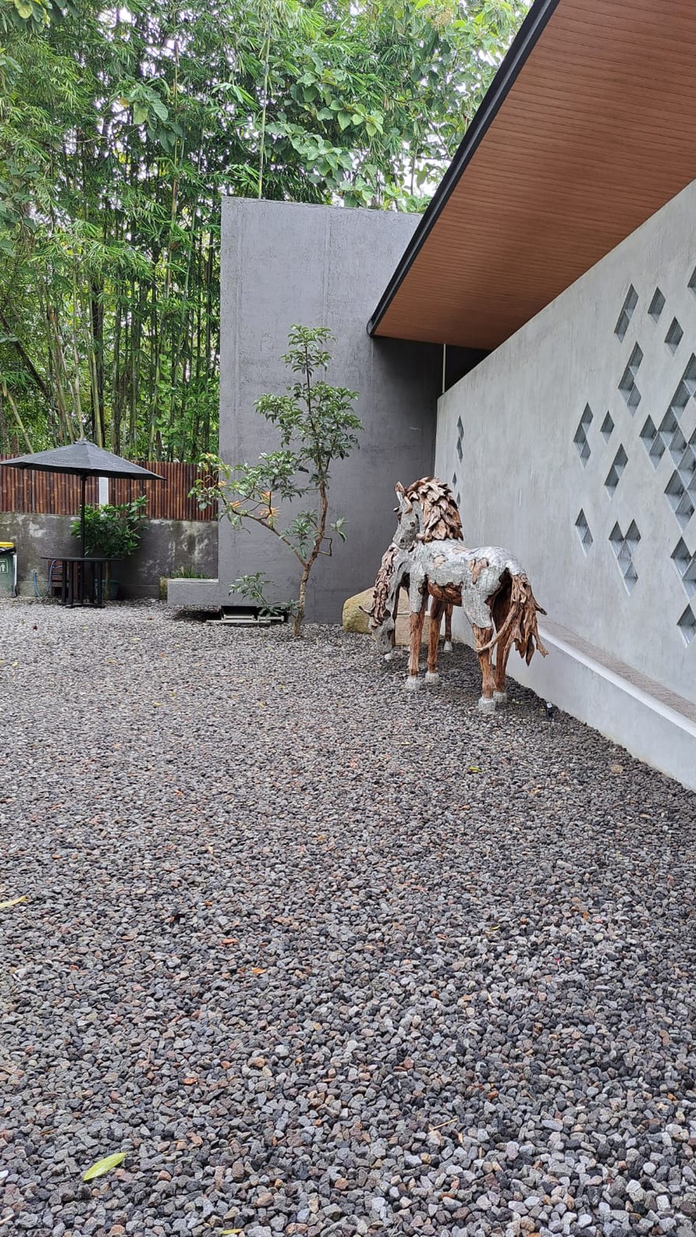 Villa Eksklusif Dengan 5 Kamar View Cantik Cocok Untuk Investasi di Kasihan Bantul 