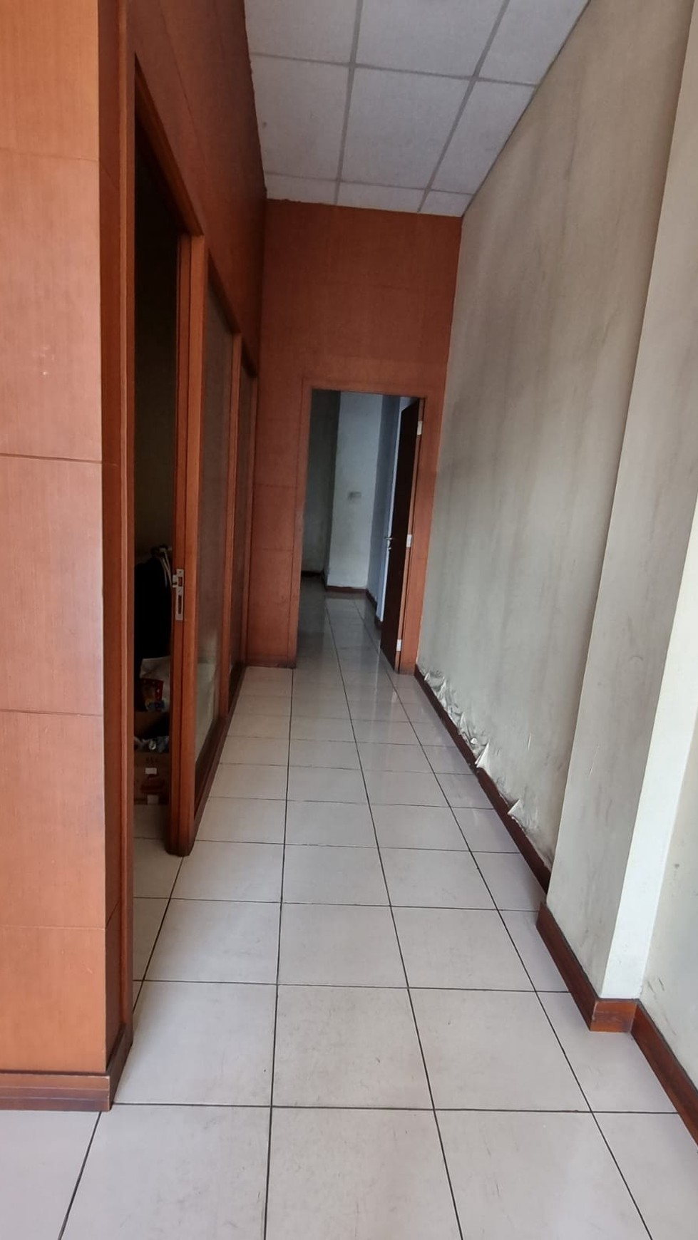 Ruko 4 Lantai cocok buat kantor , Strategis di MOI Kelapa Gading