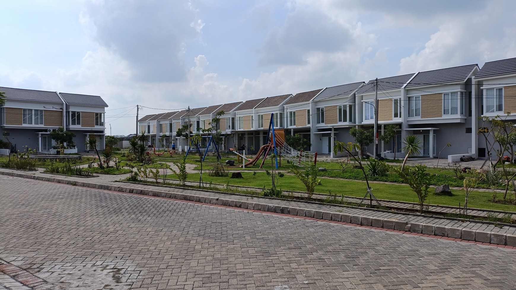 Rumah 2 Lantai Di Perumahan Anvaya Juanda (Rencana Kawasan Pengembangan Airport City)