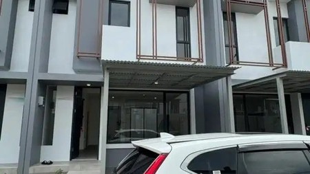 Fast Rent. Rumah modern cluster Yuthica, BSD